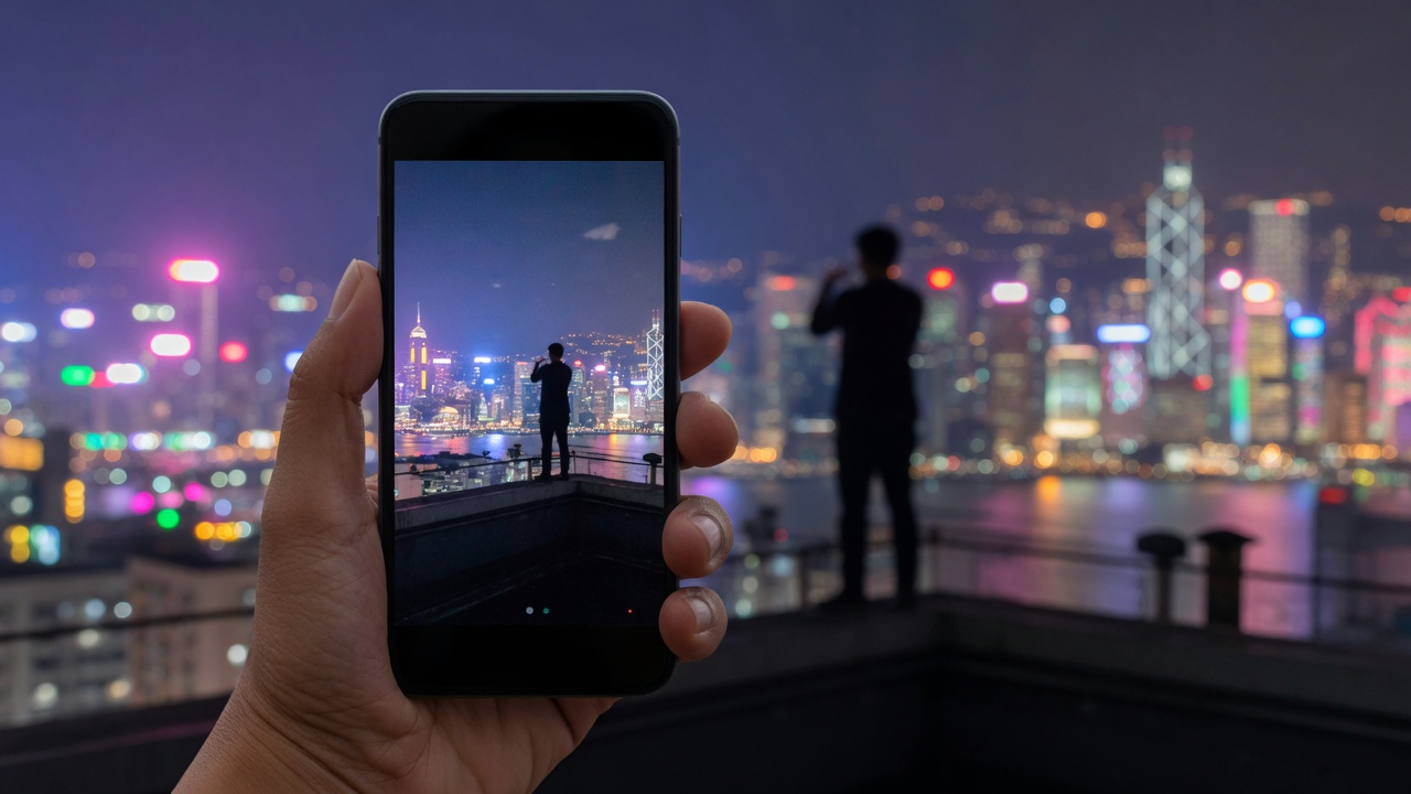 以手機拍攝香港夜景的網絡短片現場